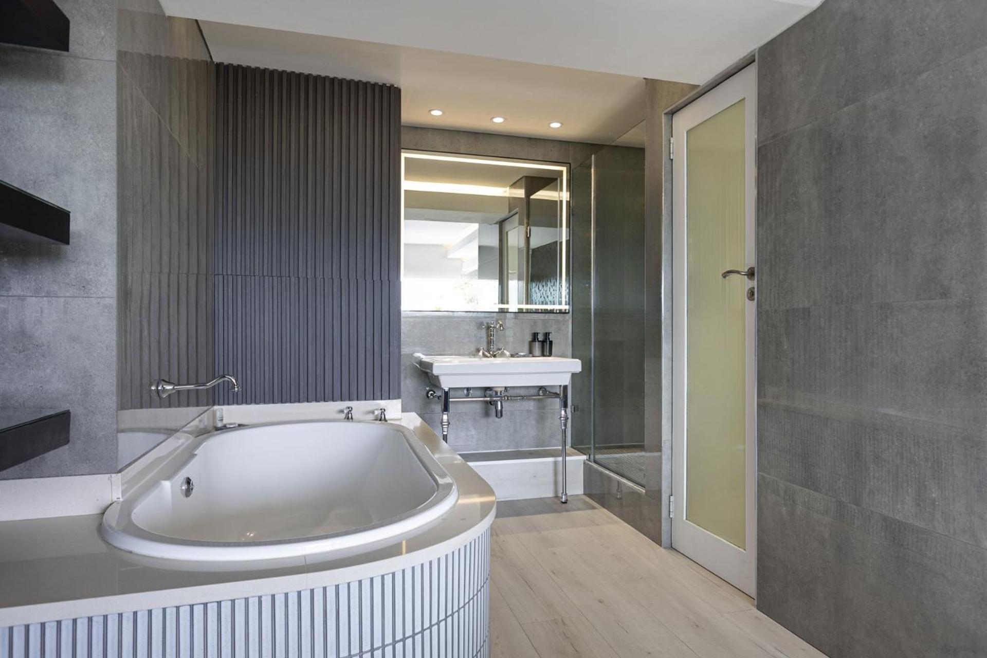 Clifton Yolo Spaces - Clifton Beachfront Executive Apartment Kaapstad Buitenkant foto